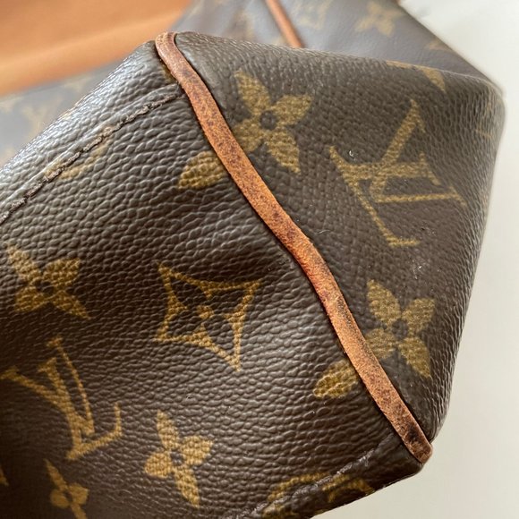 Authentic Louis Vuitton Monogram Crossbody - Picture 7 of 16